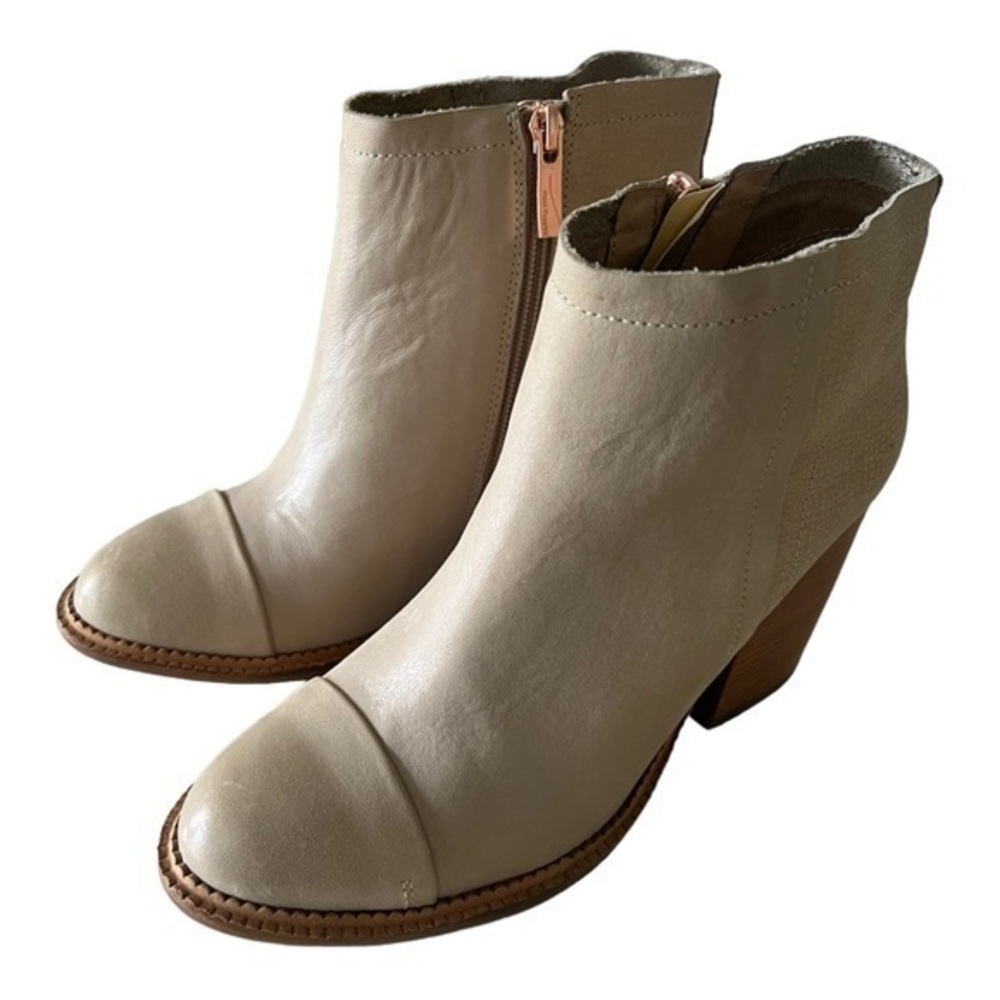 Hush Puppies Axelle Dewey Beige leather Ankle Booties Size 6.5M